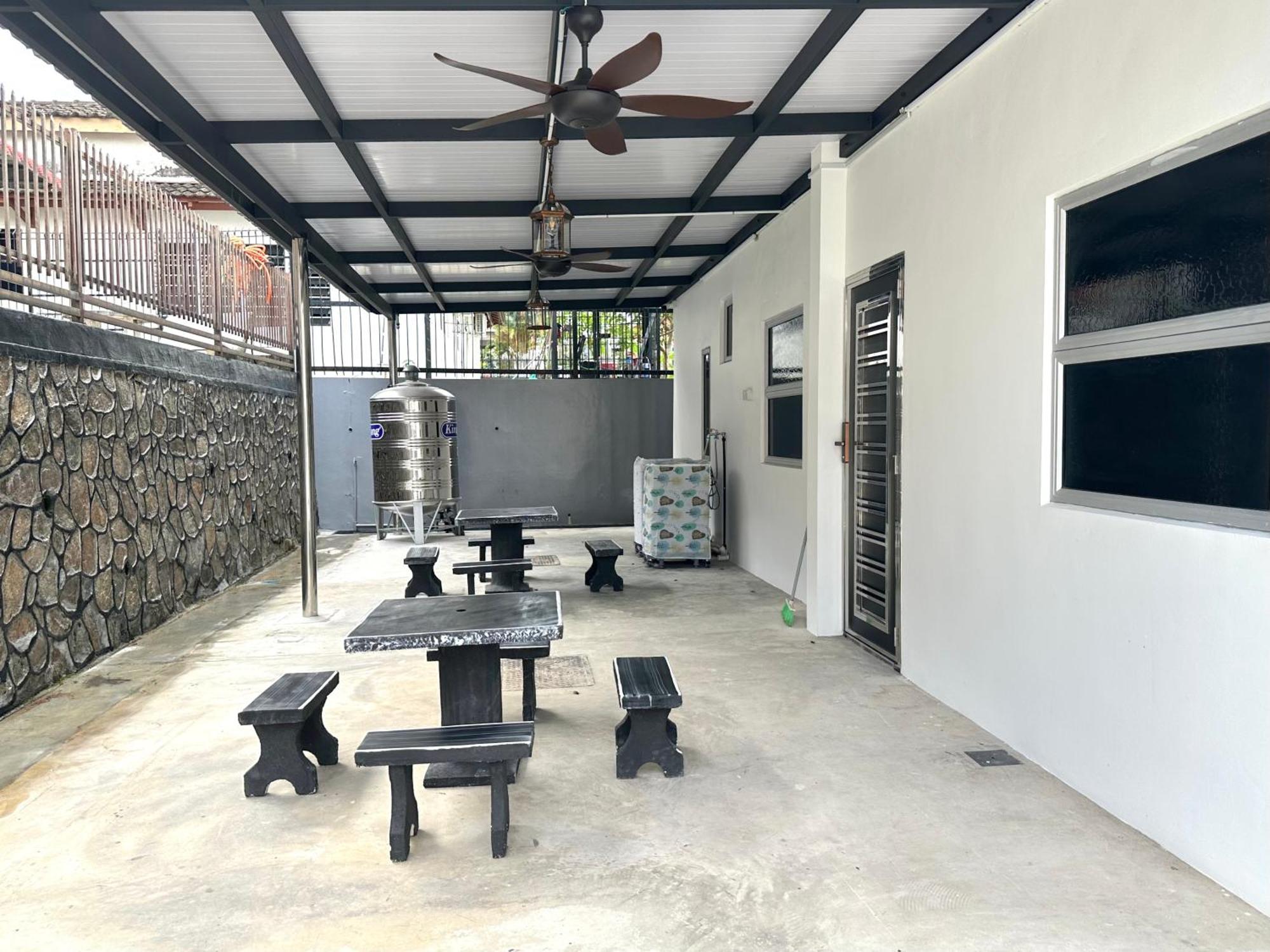 Century Sapphire - Near Ksl & Plaza Homestay *